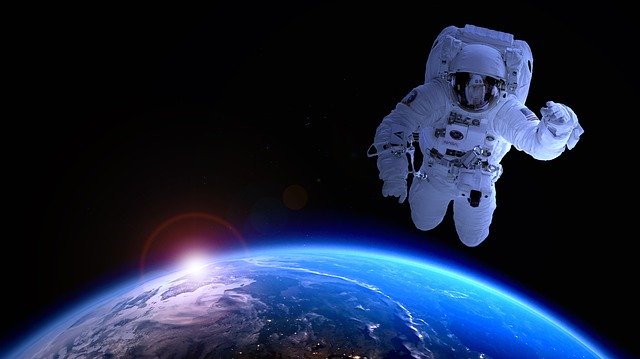 astronaut-1849401_640